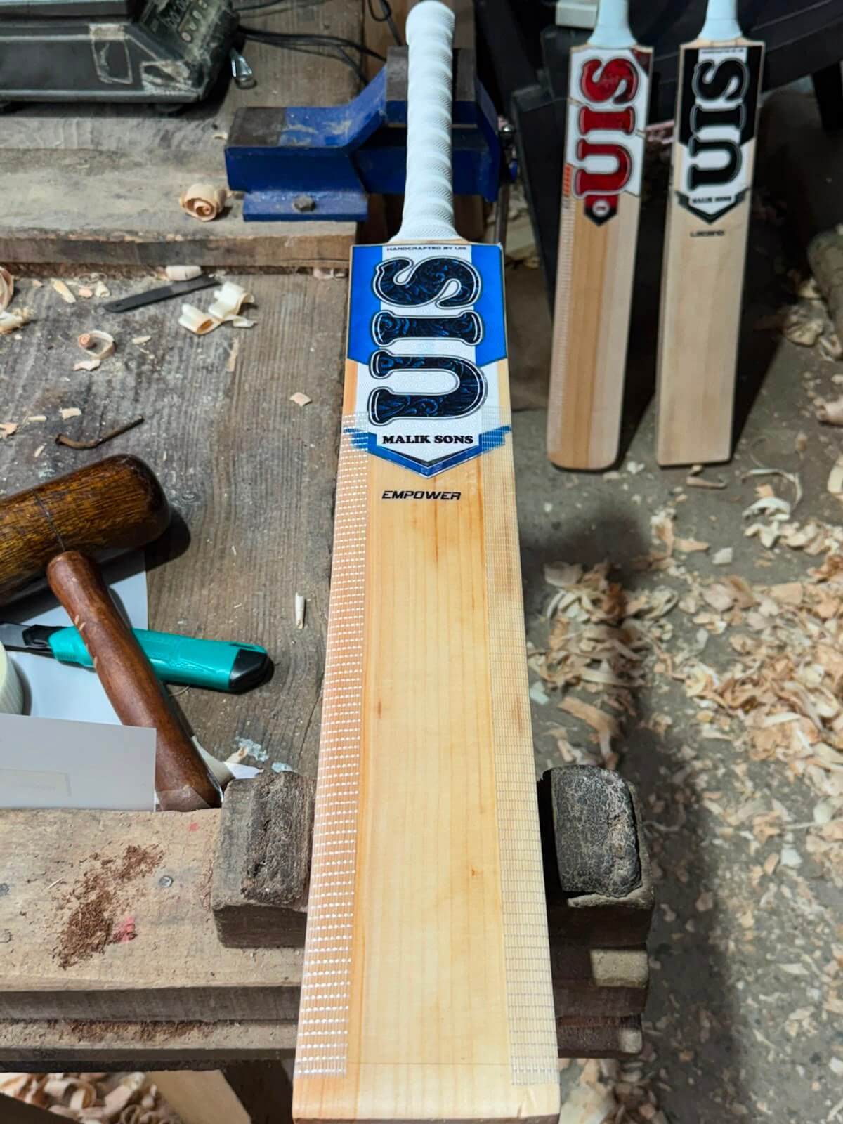 Kashmir Willow Cricket Bat – Empower Edition (UIS Malik Sons)