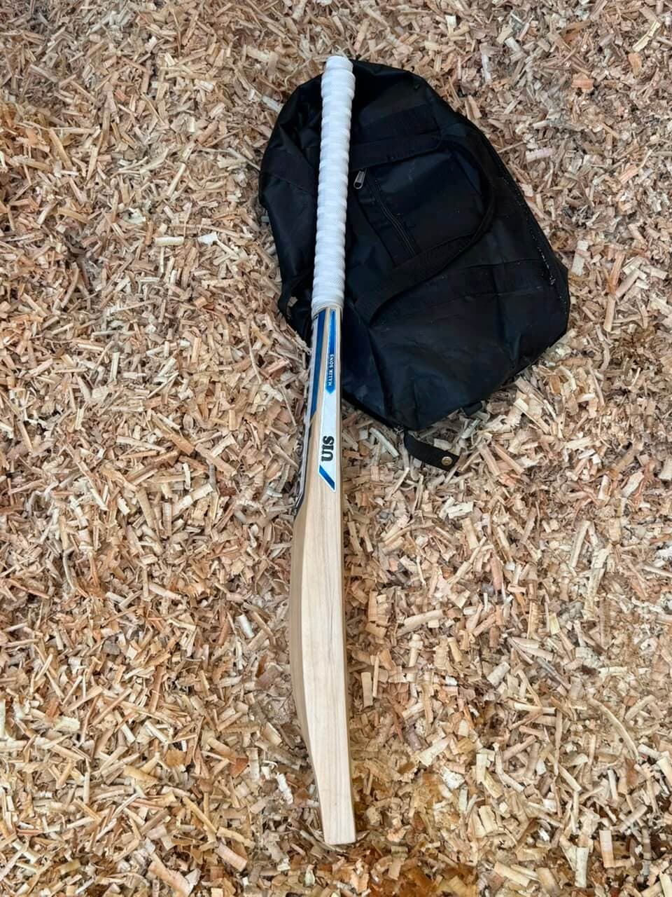Kashmir Willow Cricket Bat – Empower Edition (UIS Malik Sons)