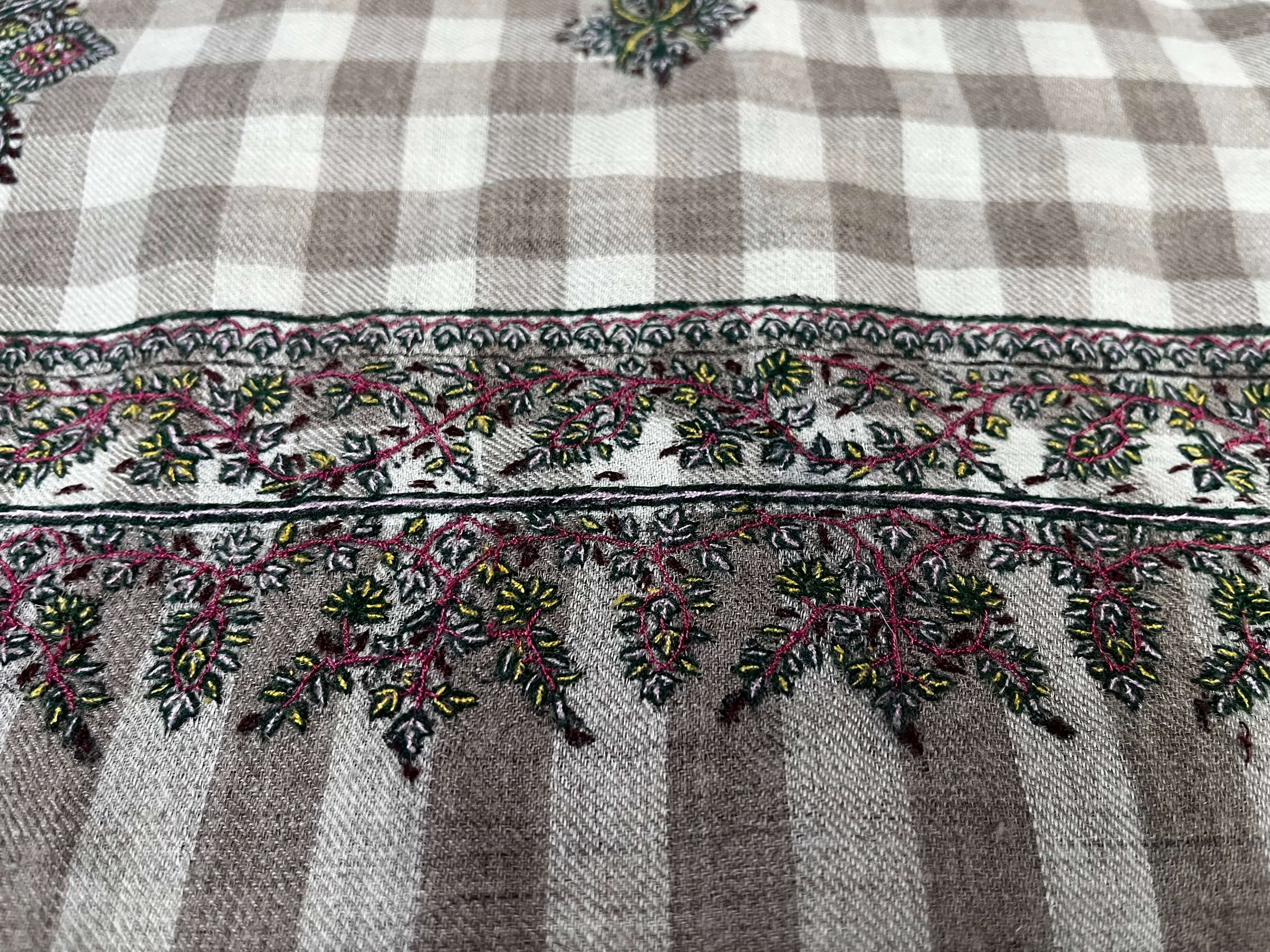 Booti Chakdar Pashmina Shawl